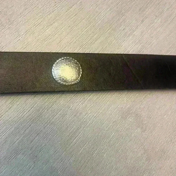 Leather Western Gold and Silver Concho Belt - Picture 4 of 6